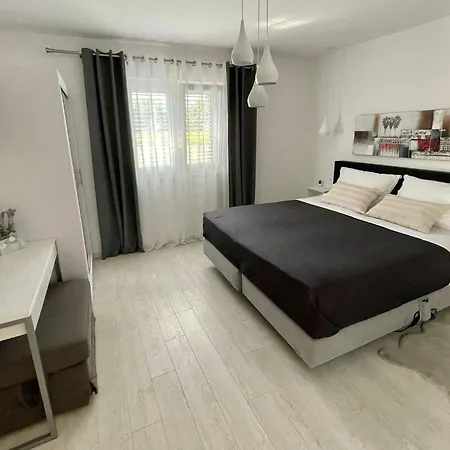 Lejlighed With Parking Space Baska Voda, Makarska - 23599